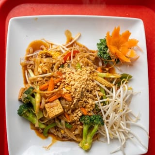 V2. (D) Pad Thai Jay